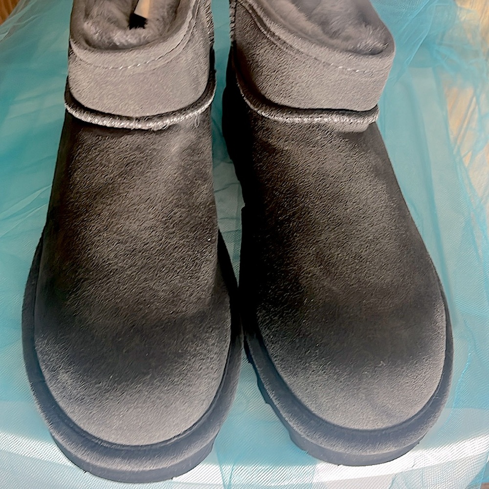 Bearpaws gray short bootie 10.
